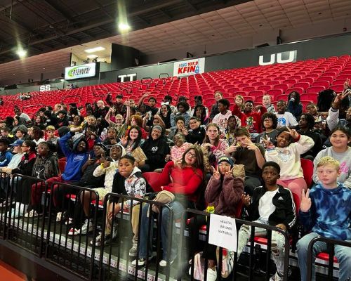  A group picture of HWES sixth graders at the basketball game at ASU.