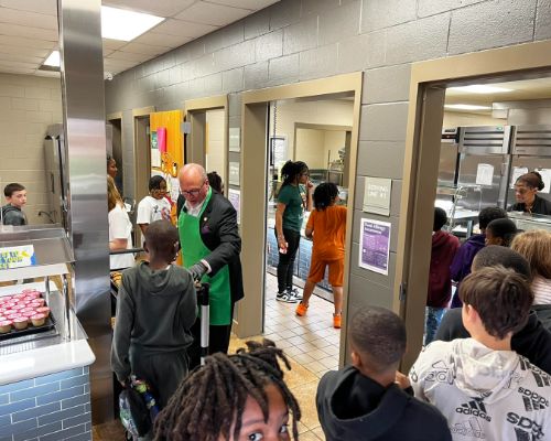  Mayor Copenhaver handing out cookies to our students during lunch time. 